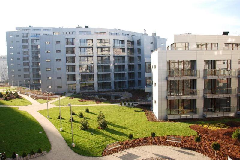 Two Rooms Apartment Triton Park Varsóvia Exterior foto