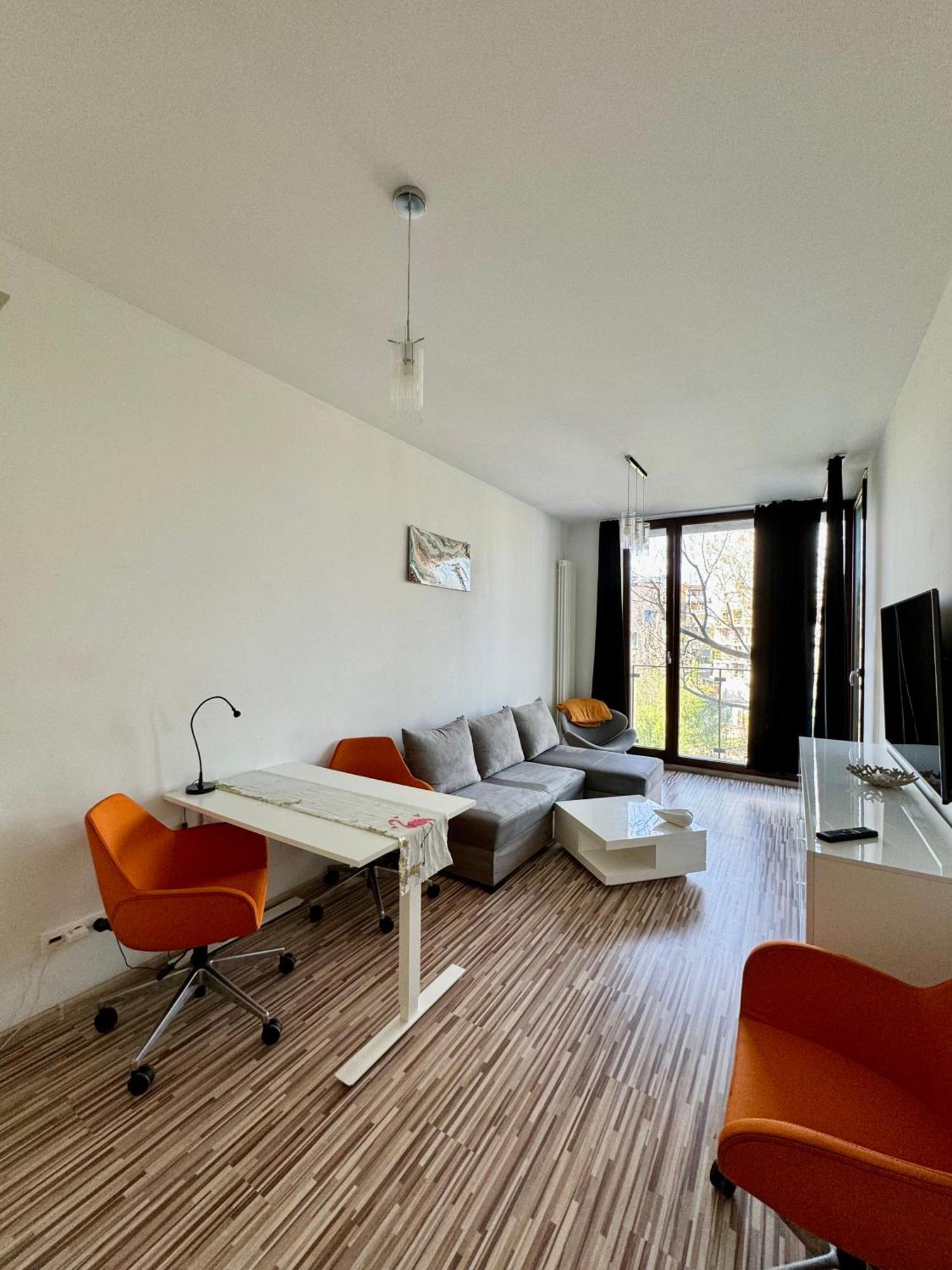 Two Rooms Apartment Triton Park Varsóvia Exterior foto